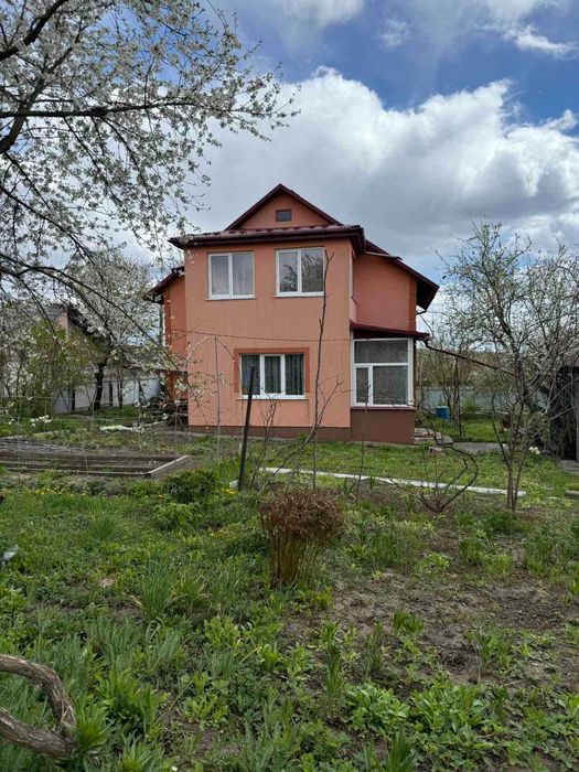 Продаж двоповерхового будинку в мкрн. Лезнево