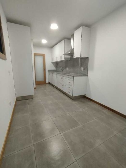 Moradia T2+1 totalmente reconstruída | 130m² | Garagem e duas entradas