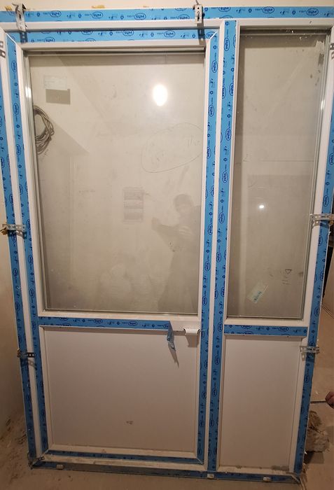 Двері на балкон пластикові