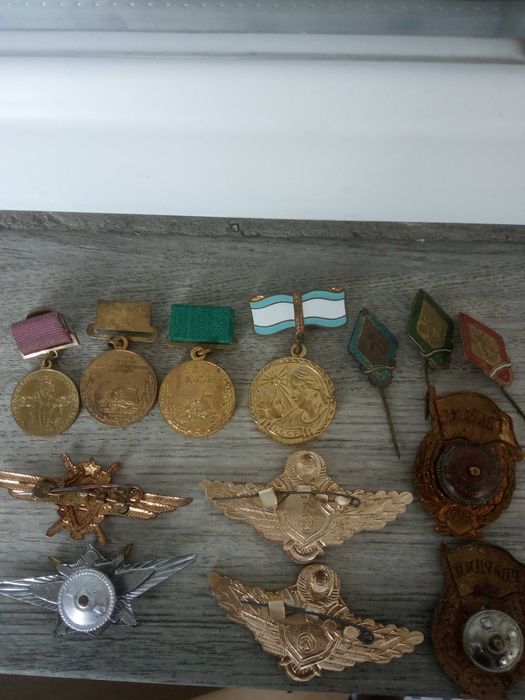 Старые значки знаки