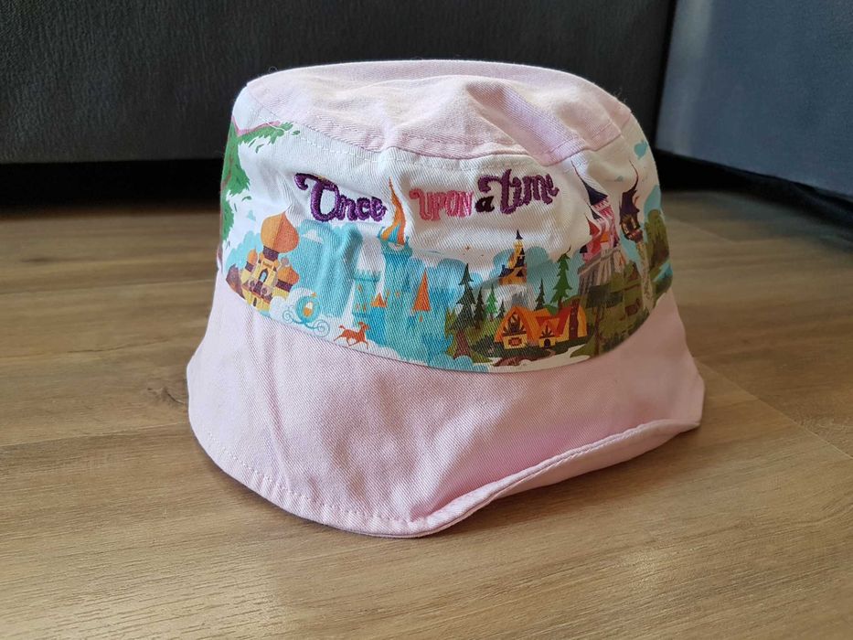 Różowy bawełniany kapelusz bucket hat DisneyParks Once Upon a Time58cm