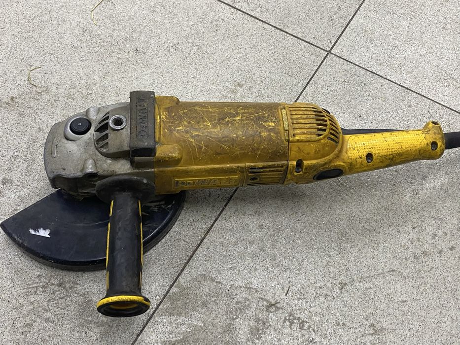 Шліф машина dewalt d28432c