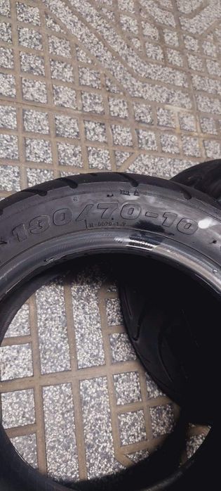 Pneus Moto 4 NOVOS