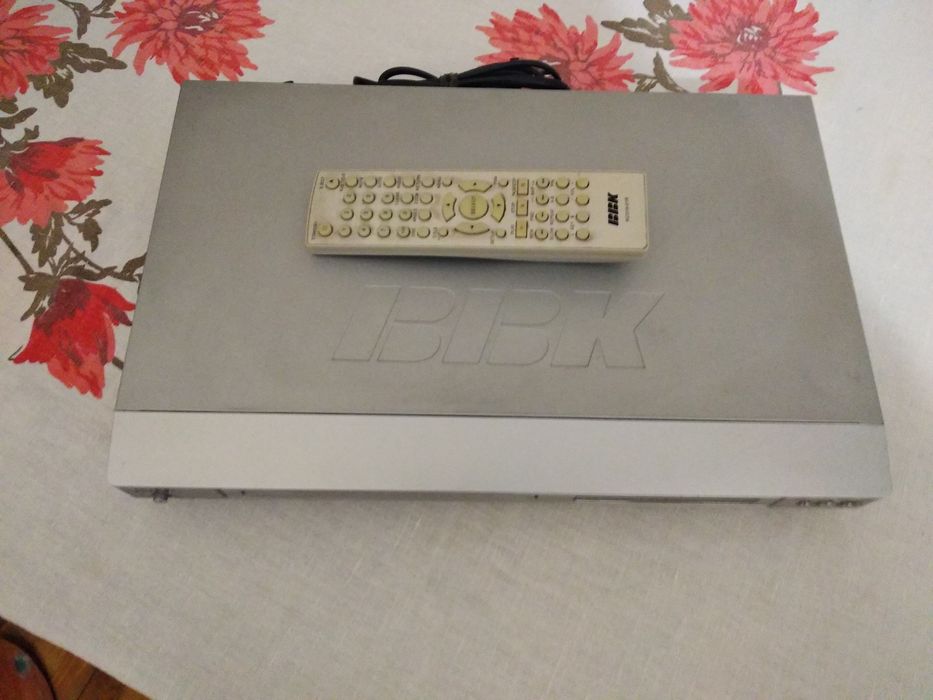Продам DVD плеер BBK с караоке б/у рабочий.