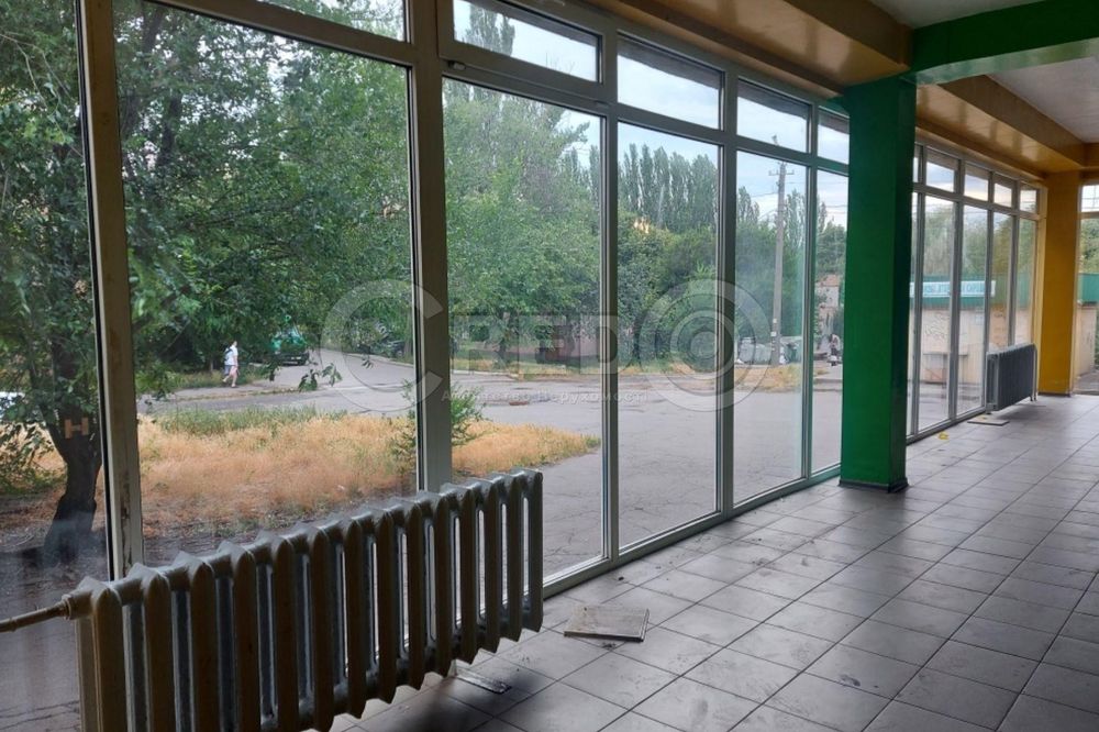 Оренда магазину вул.Космонавтів, р-н "Вечірній"