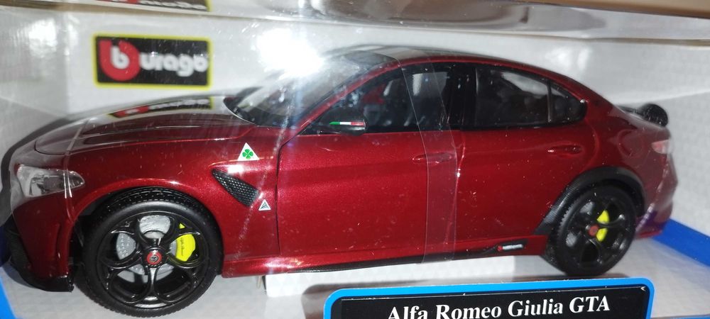 Bburago ALFA ROMEO GIULIA GTA MET RED, w skali 1:18 Burago.
