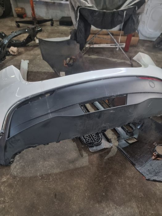 Бампер задній Tesla Y
