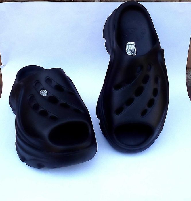 Klapki Adidas 40,5 crocs