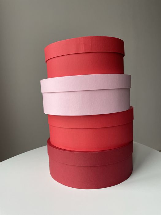 Подарункові коробки