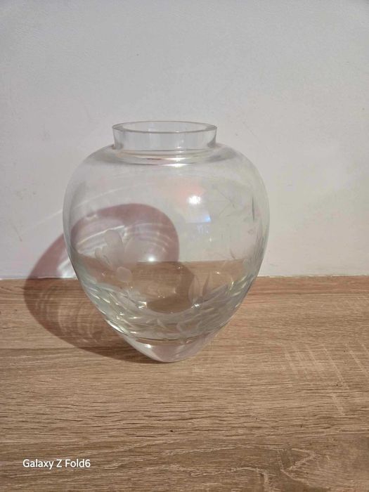 Szklany wazon w kwiaty prl