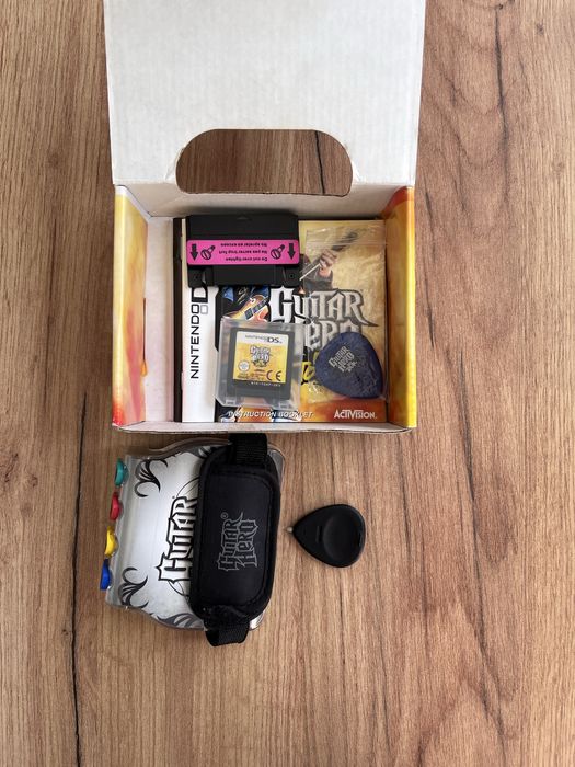 Nintendo DS Lite + Guitar Hero On Tour completo + acessórios + bolsa