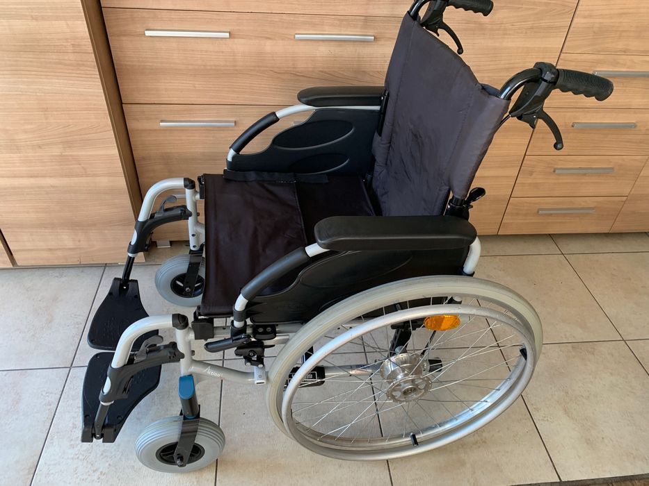Wózek inwalidzki INVACARE  Action 2 NG 48 cm 120 kg szybkozłączka PODUCHA składane rączki