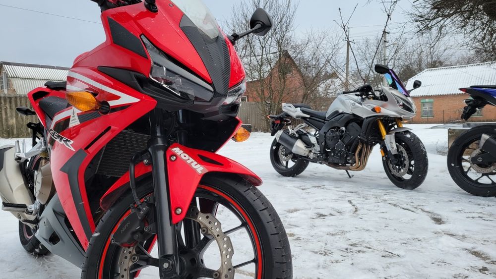 Honda CBR 400R Sport Bike