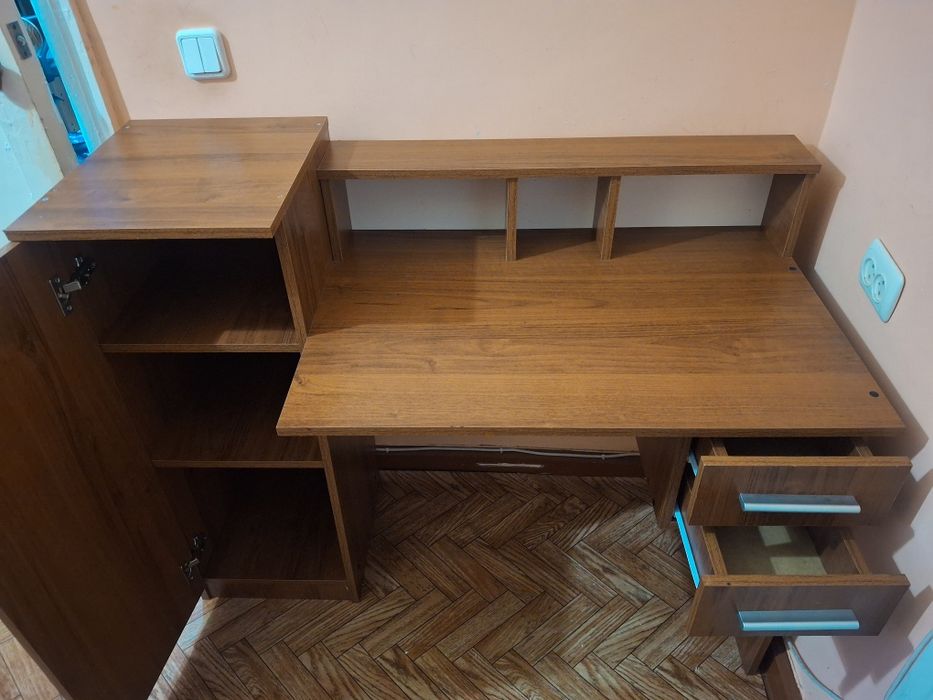 Продам письмовий стіл