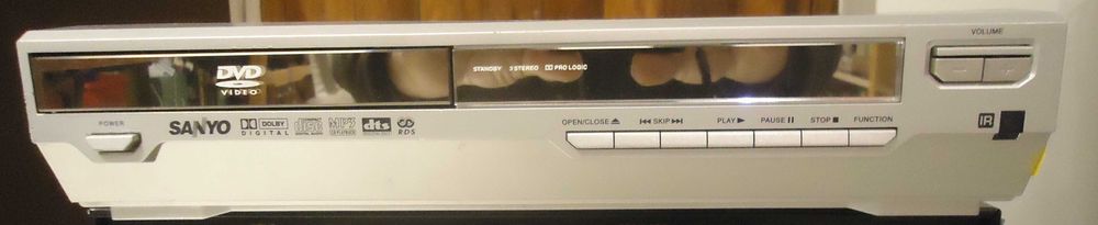 Gira-discos Philips + CD Player Pioneer + DVD Sanyo