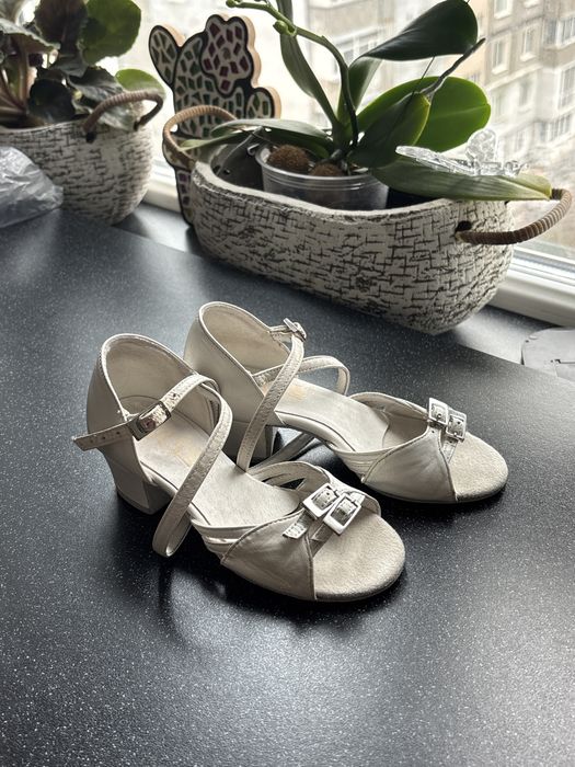 Продам туфли для танцев