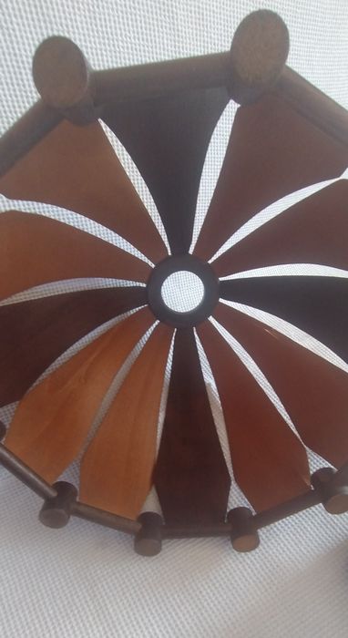 Drewniana lampa wisząca