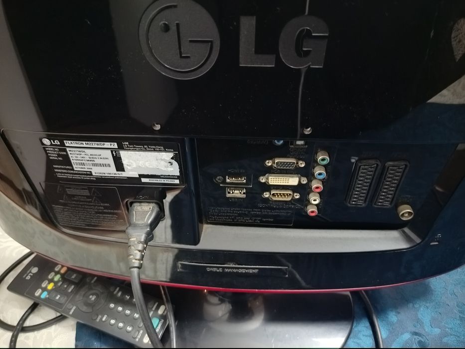 TV LG em excelente estado Full HD