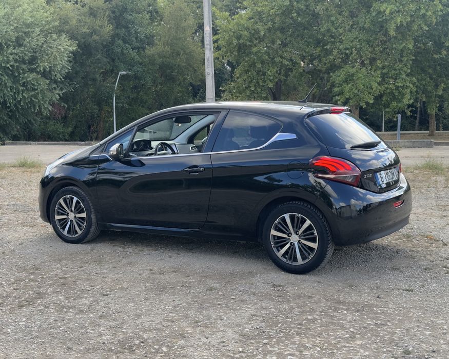 Peugeot 208 1.2 PureTech Allure Coupé 110 cv, ano 2016, com 135.000 km