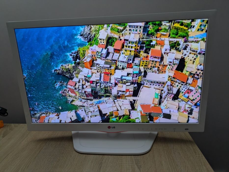 Lg 26" Full HD  SMART WIFI 26LN467U