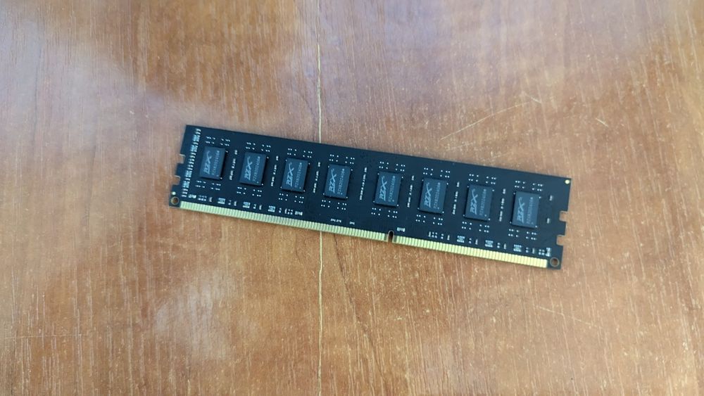 Оперативная память RZX 8GB DDR3 1600MHz PC3-12800 CL11 240 - PIN DIMM