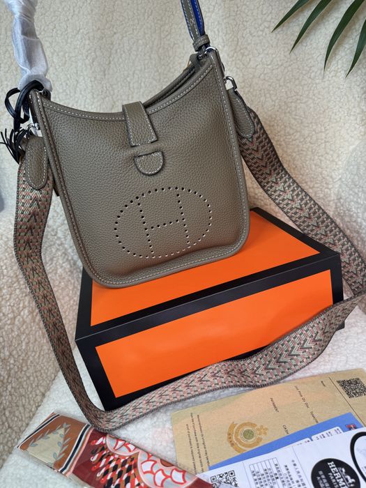 Шкіряна сумочка в стилі Hermès Evelyne