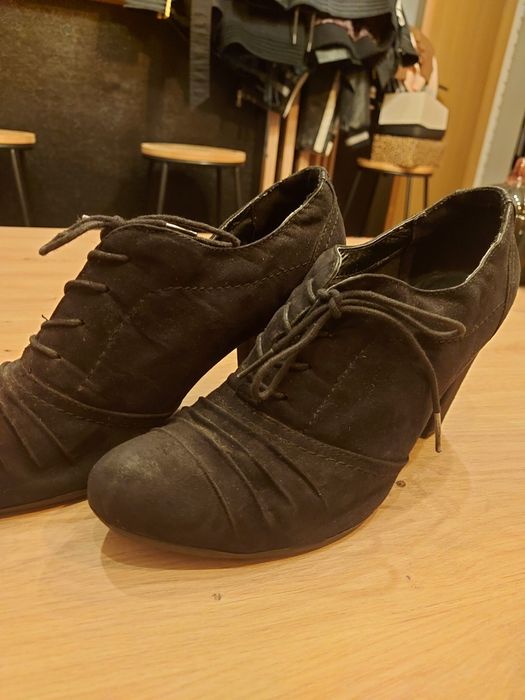 Buty zamszowe czarne