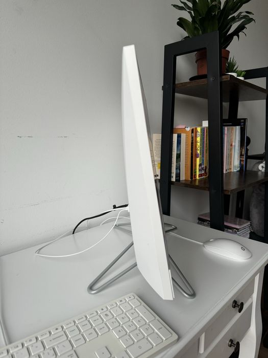 Komputer HP24  AiO  Dotykkwy Notebook Intel i 3  4 Gb windows 11