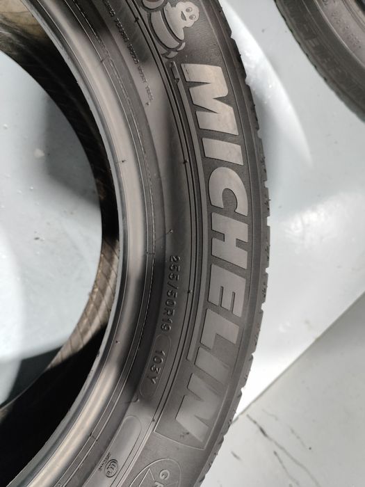 2 pneus semi novos 255-50R19 Michelin - Oferta dos Portes