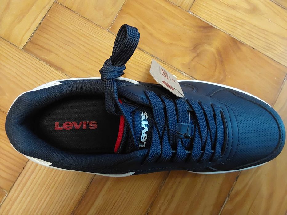 Sapatilhas Azuis  Levi's.