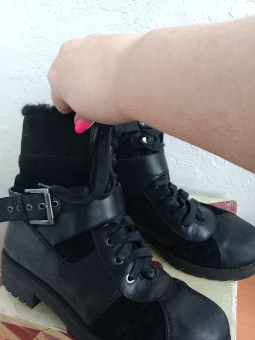 Продаю! Ботинки женские кожаные.