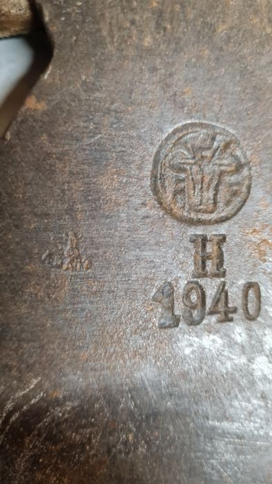 Sprzedam siekierę (topór)