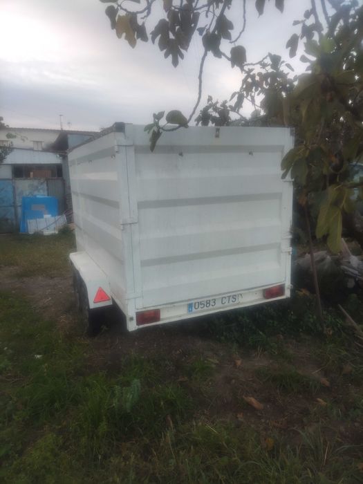 Reboque atrelado