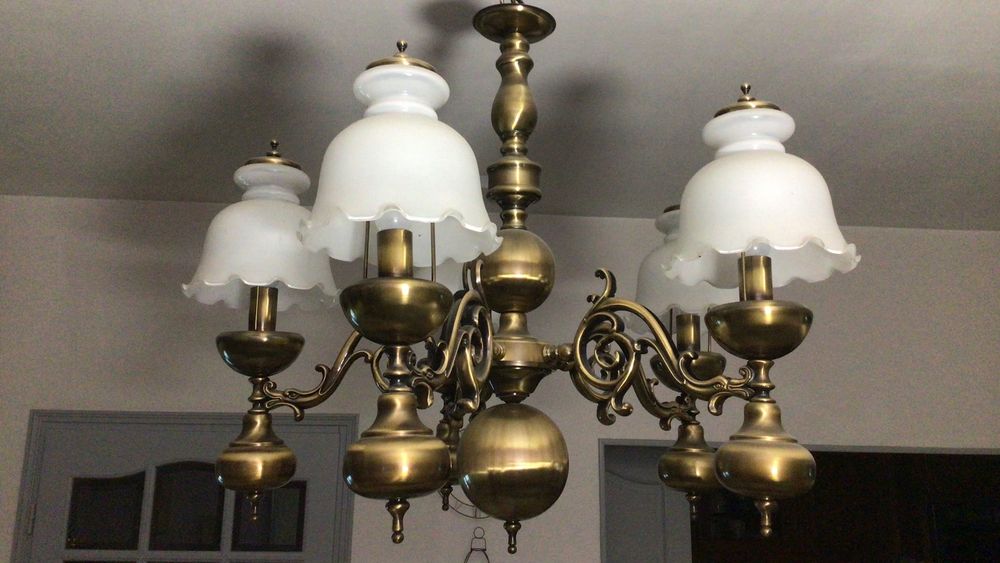 Candeeiro de tecto em latão de cinco braços