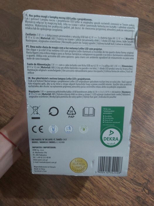 Lampka nocna z projektorem dla dzieci nowa