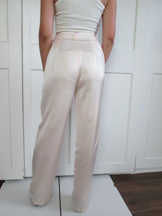 PrettyLittleThing spodnie satyna luźne piżamowy styl Pyjamacore 8 S 36