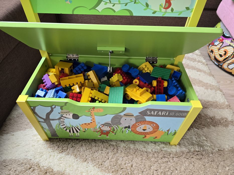 Pojemnik ma zabawki,laweczka