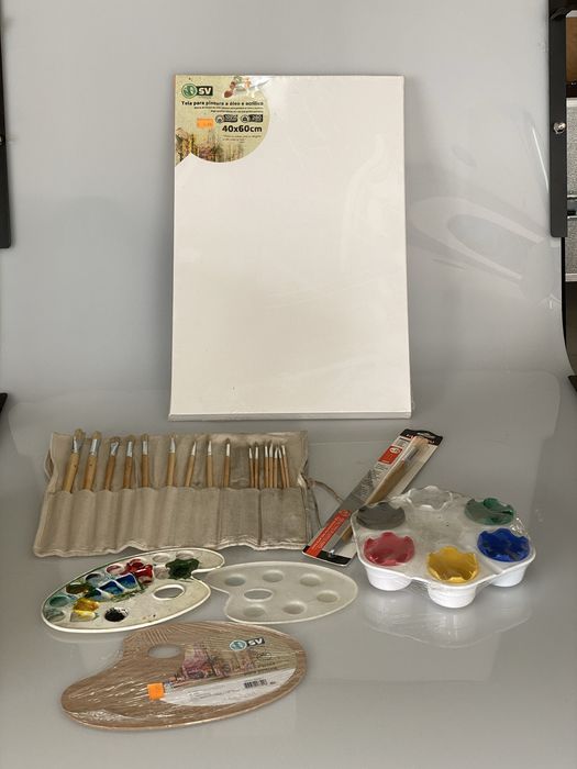 Conjunto de pintura, com tela pinceis etc