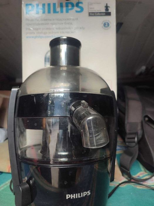 Соковижималка (соковитискач) Philips Viva Collection HR1832/00 відцентрова
