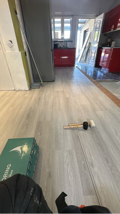 Sou instalador profissional de pavimentos vinilicos, chao flutuantes