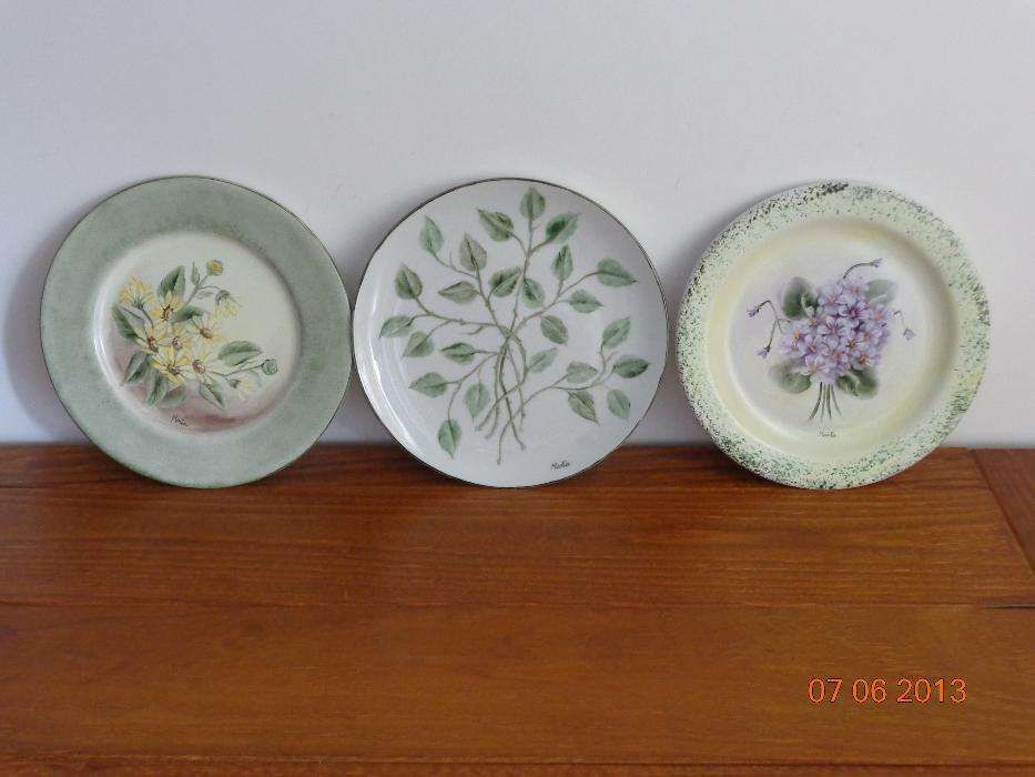 Prato em porcelana pintada à mão