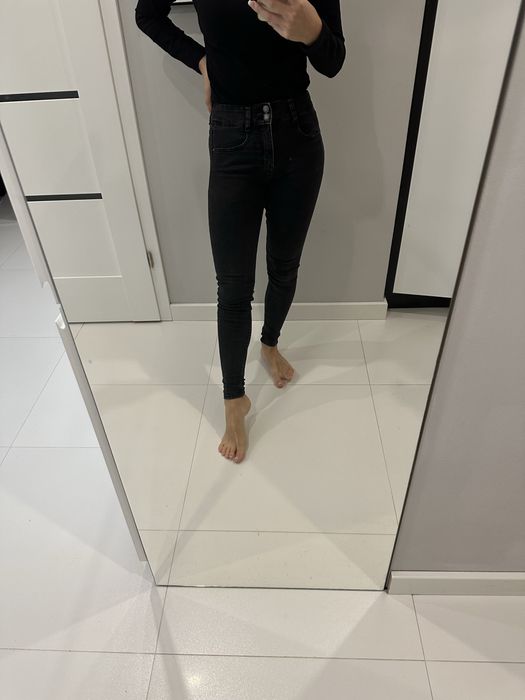 Czarne spodnie skinny z wyzszym stanem