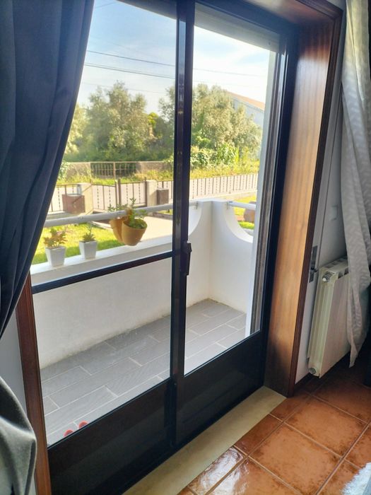 Conjunto de Janelas Usadas em Bom Estado