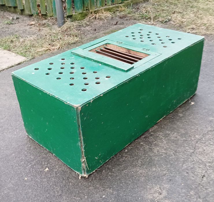 Mniejsza skrzynka do przewozu gołębi pocztowych