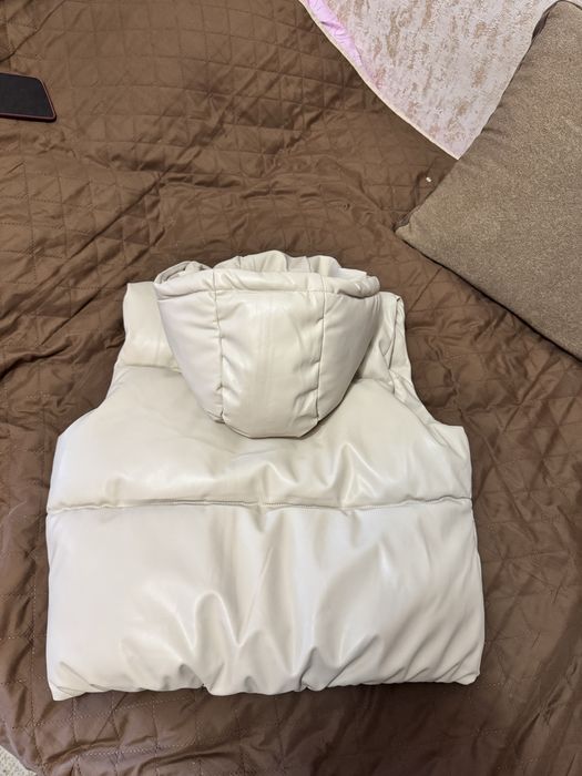 Жилетка безрукавка