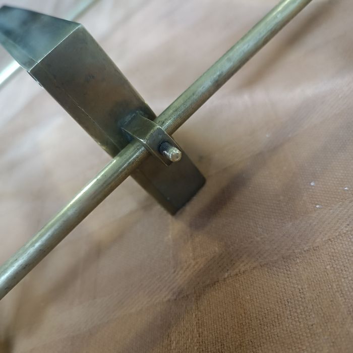 Lupa de mesa em bronze