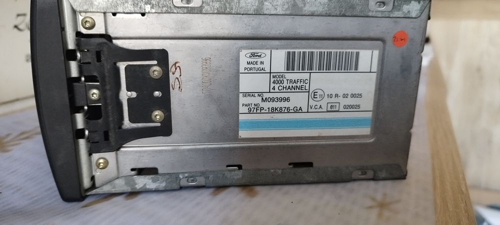Radio fabryczne Ford 4000 traffic