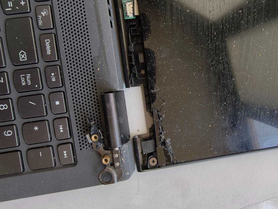 Lenovo 15ALC05 Ryzen 7 5700G на запчастини!