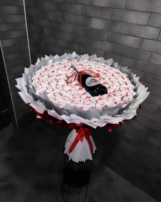 Букети з цукерок Букети з ковбасок Смачні подарунки