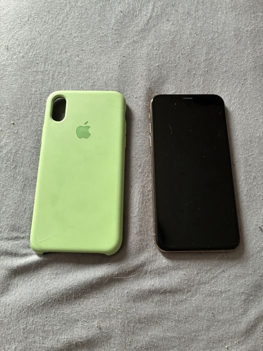 Sprzedam iphone xs z uszkodzonym wyswietlaczem